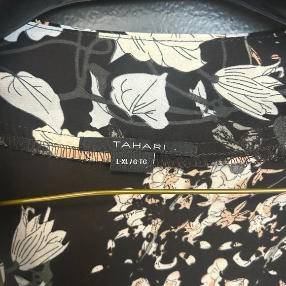 Tahari polyester kimono wrap XL  excellent condition - Picture 5 of 7